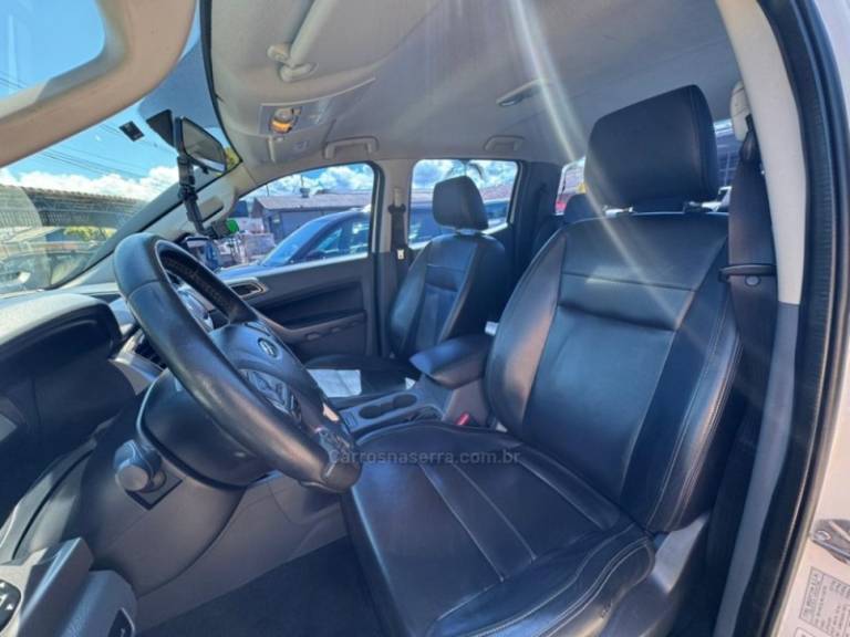 FORD - RANGER - 2018/2019 - Branca - R$ 156.900,00