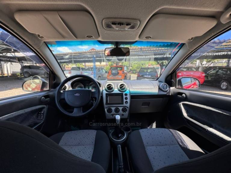 FORD - FIESTA - 2013/2013 - Vermelha - R$ 34.900,00