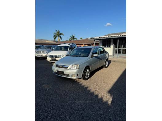 CHEVROLET - CORSA - 2010/2011 - Prata - R$ 32.900,00