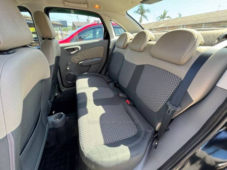 FIAT - SIENA - 2012/2013 - Preta - R$ 38.900,00