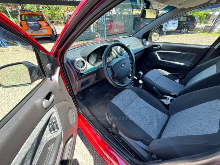 FORD - FIESTA - 2013/2013 - Vermelha - R$ 34.900,00