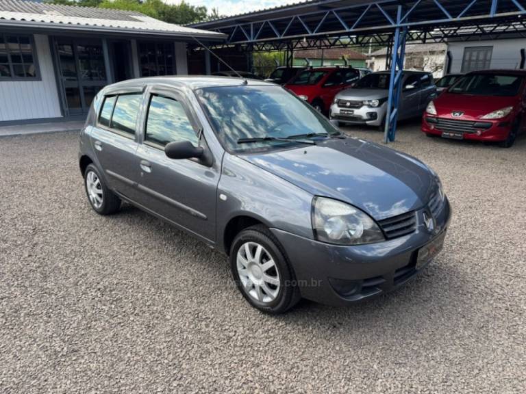 RENAULT - CLIO - 2011/2012 - Cinza - R$ 18.900,00