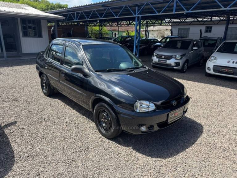 CHEVROLET - CORSA - 2004/2004 - Preta - R$ 16.900,00