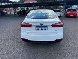 KIA MOTORS - CERATO - 2014/2015 - Branca - R$ 68.900,00