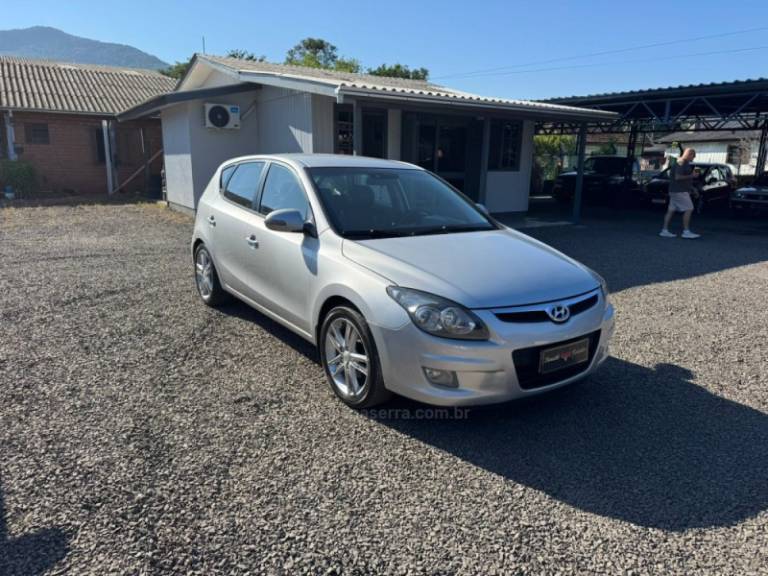 HYUNDAI - I30 - 2010/2011 - Prata - R$ 45.900,00