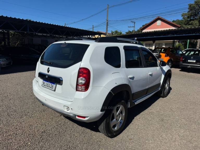 RENAULT - DUSTER - 2013/2014 - Branca - R$ 56.900,00