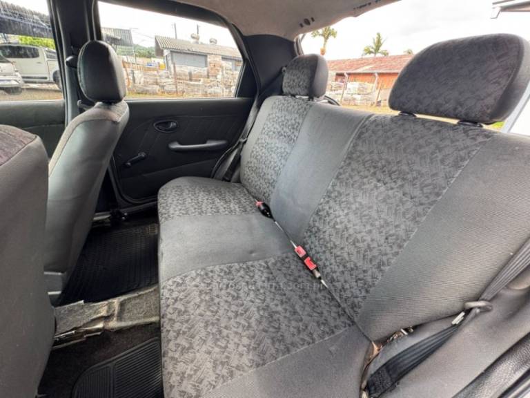 FIAT - PALIO - 2008/2008 - Prata - R$ 17.900,00