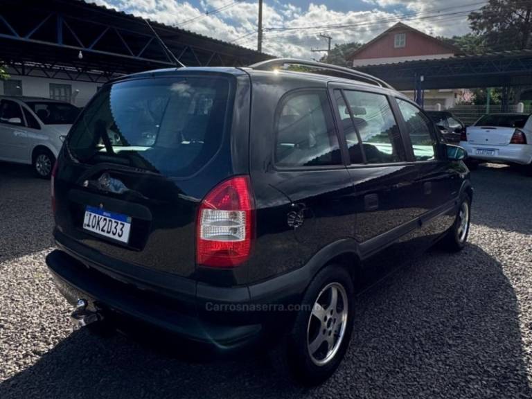 CHEVROLET - ZAFIRA - 2007/2008 - Preta - R$ 28.900,00