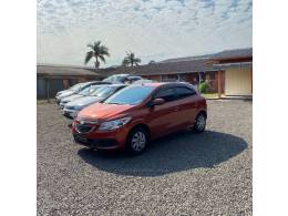 CHEVROLET - ONIX - 2013/2013 - Laranja - R$ 42.900,00