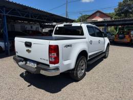 CHEVROLET - S10 - 2022/2023 - Branca - R$ 205.000,00