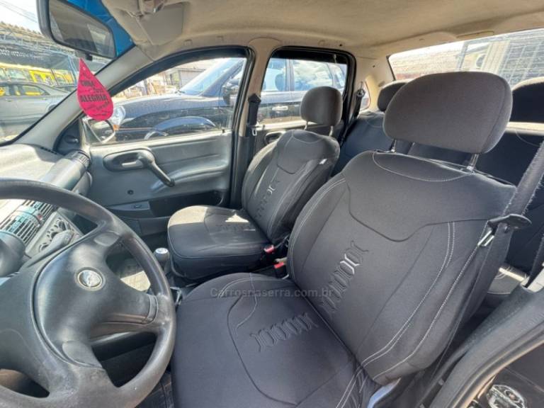 CHEVROLET - CORSA - 2004/2004 - Preta - R$ 16.900,00