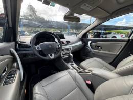 RENAULT - FLUENCE - 2011/2012 - Branca - R$ 42.900,00