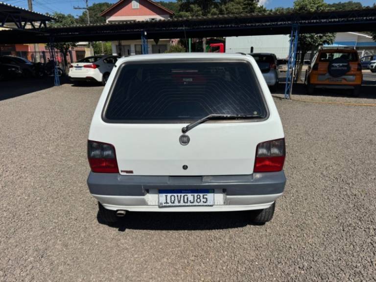FIAT - UNO - 2010/2011 - Branca - R$ 21.900,00