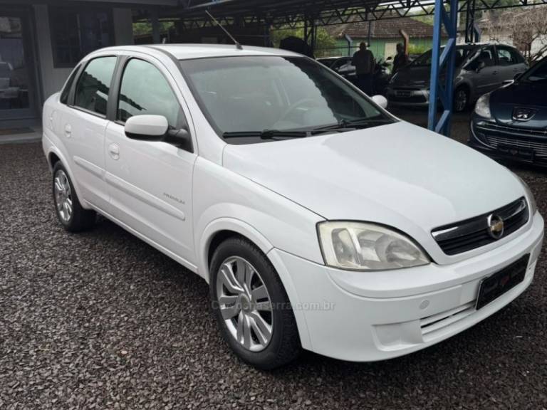 CHEVROLET - CORSA - 2011/2011 - Branca - R$ 32.900,00