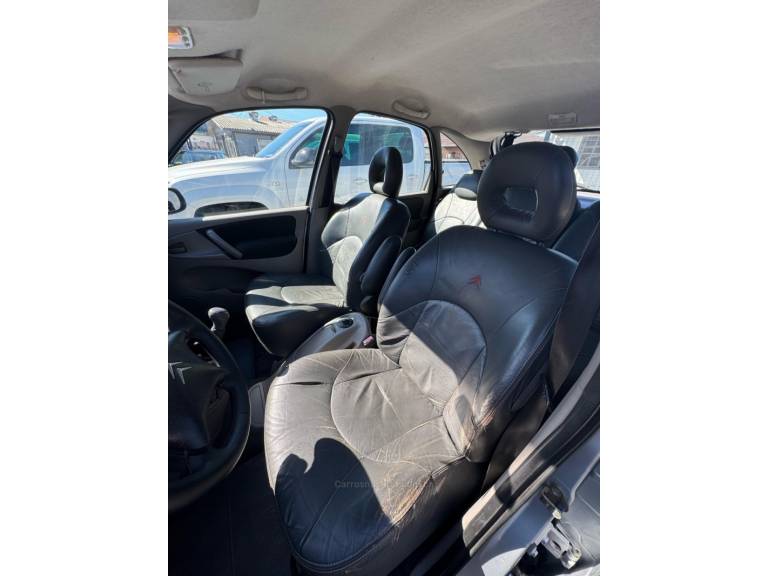 CITROËN - XSARA PICASSO - 2003/2004 - Prata - R$ 12.900,00
