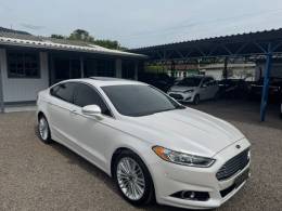 FORD - FUSION - 2015/2016 - Branca - R$ 88.900,00