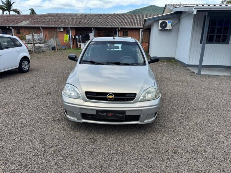 CHEVROLET - CORSA - 2005/2005 - Bege - R$ 24.900,00