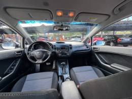 KIA MOTORS - CERATO - 2014/2015 - Branca - R$ 68.900,00