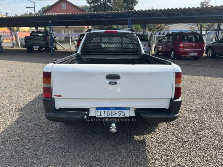 FORD - COURIER - 2011/2012 - Branca - R$ 26.900,00