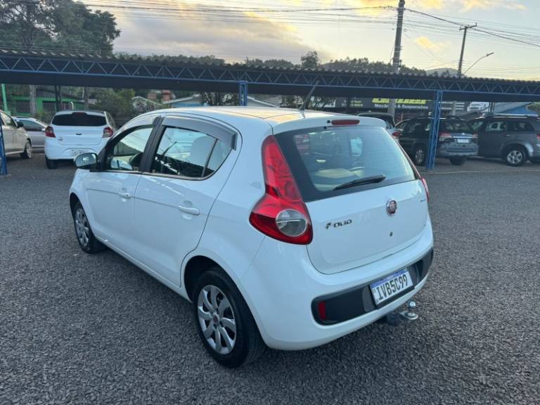 FIAT - PALIO - 2013/2014 - Branca - R$ 41.900,00