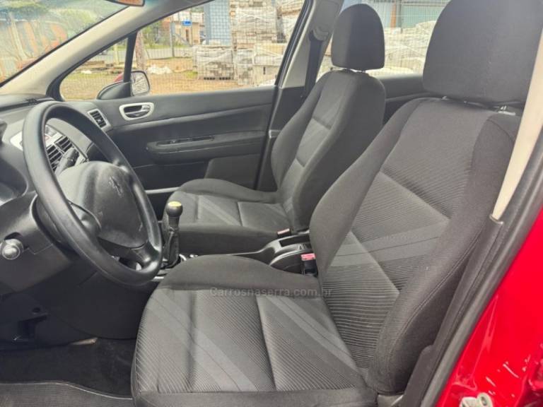PEUGEOT - 307 - 2009/2010 - Vermelha - R$ 25.900,00