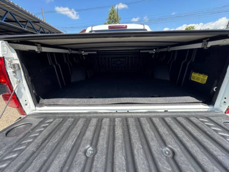 CHEVROLET - S10 - 2022/2023 - Branca - R$ 205.000,00