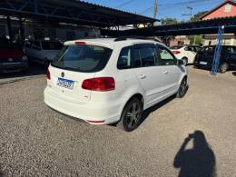 VOLKSWAGEN - SPACEFOX - 2015/2016 - Branca - R$ 55.900,00