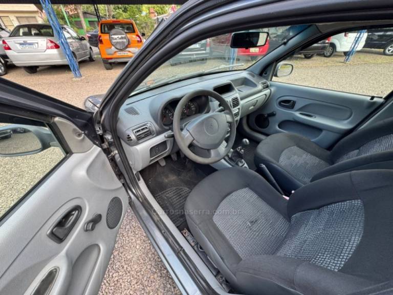 RENAULT - CLIO - 2011/2012 - Cinza - R$ 18.900,00