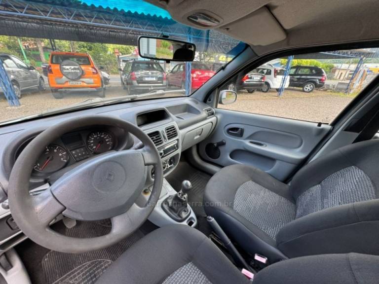 RENAULT - CLIO - 2011/2012 - Cinza - R$ 18.900,00