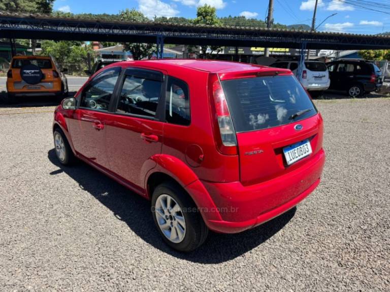 FORD - FIESTA - 2013/2013 - Vermelha - R$ 34.900,00