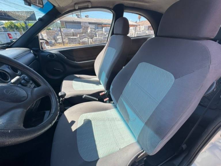 CHEVROLET - CELTA - 2002/2002 - Prata - R$ 14.900,00