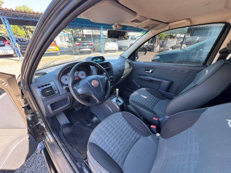 FIAT - STRADA - 2012/2013 - Cinza - R$ 56.900,00