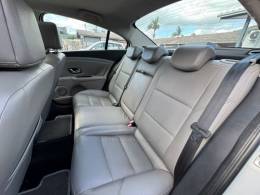RENAULT - FLUENCE - 2011/2012 - Branca - R$ 42.900,00