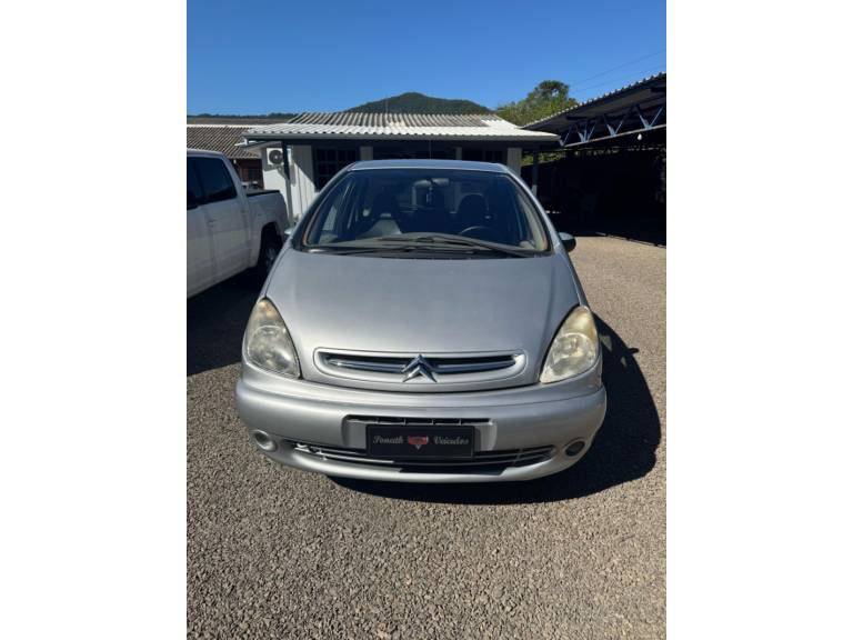 CITROËN - XSARA PICASSO - 2003/2004 - Prata - R$ 12.900,00