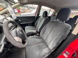 NISSAN - TIIDA - 2011/2012 - Vermelha - R$ 35.900,00