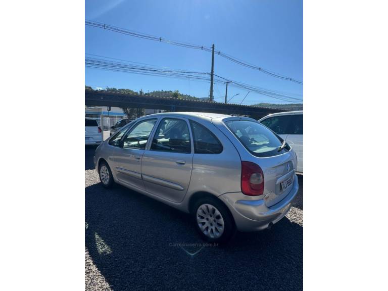 CITROËN - XSARA PICASSO - 2003/2004 - Prata - R$ 12.900,00