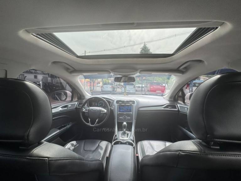 FORD - FUSION - 2015/2016 - Branca - R$ 88.900,00