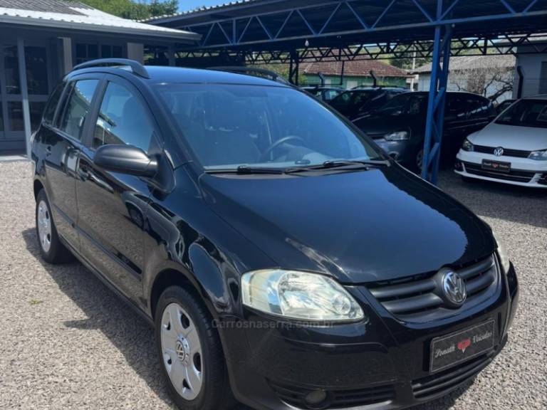 VOLKSWAGEN - SPACEFOX - 2007/2008 - Preta - R$ 32.900,00