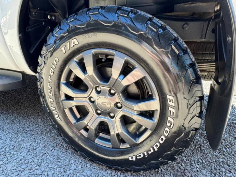 FORD - RANGER - 2018/2019 - Branca - R$ 156.900,00