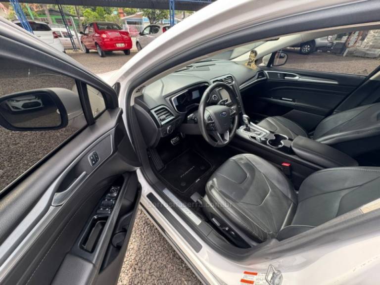 FORD - FUSION - 2015/2016 - Branca - R$ 88.900,00