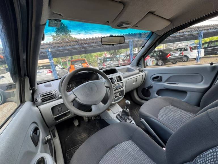 RENAULT - CLIO - 2011/2012 - Cinza - R$ 18.900,00