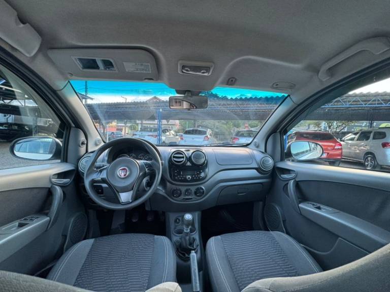FIAT - PALIO - 2013/2014 - Branca - R$ 41.900,00