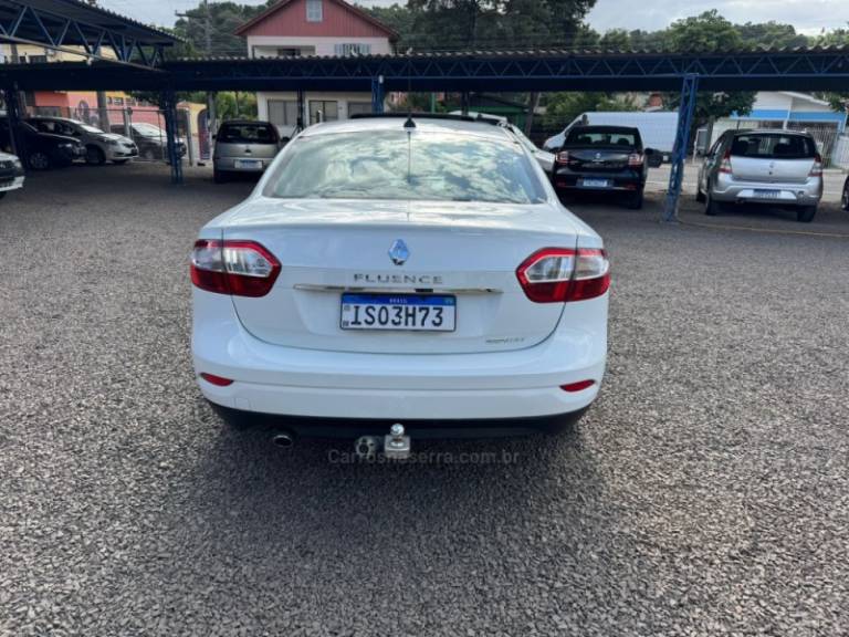 RENAULT - FLUENCE - 2011/2012 - Branca - R$ 42.900,00