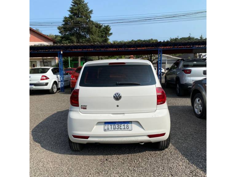 VOLKSWAGEN - FOX - 2012/2013 - Branca - R$ 38.900,00