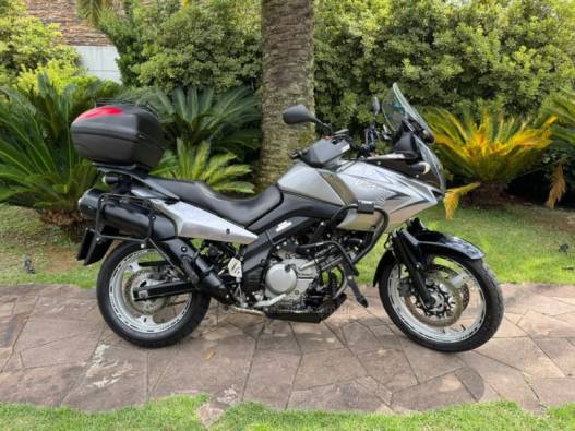 SUZUKI - DL - 2011/2012 - Cinza - R$ 30.000,00