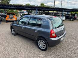 RENAULT - CLIO - 2011/2012 - Cinza - R$ 18.900,00
