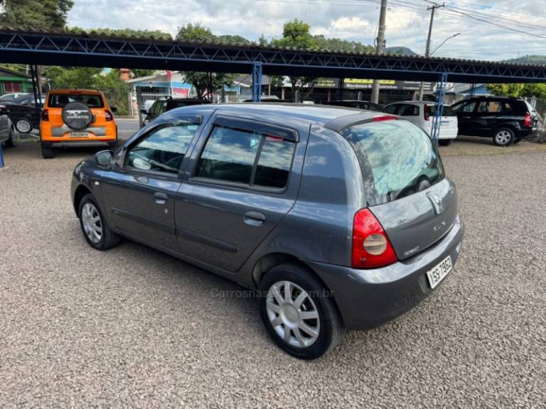 RENAULT - CLIO - 2011/2012 - Cinza - R$ 18.900,00