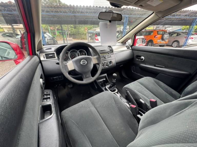 NISSAN - TIIDA - 2011/2012 - Vermelha - R$ 35.900,00