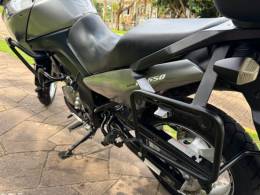 SUZUKI - DL - 2011/2012 - Cinza - R$ 30.000,00