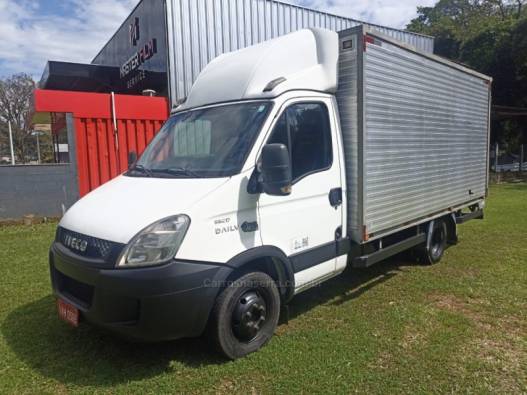 IVECO - DAILY - 2013/2014 - Branca - R$ 135.900,00